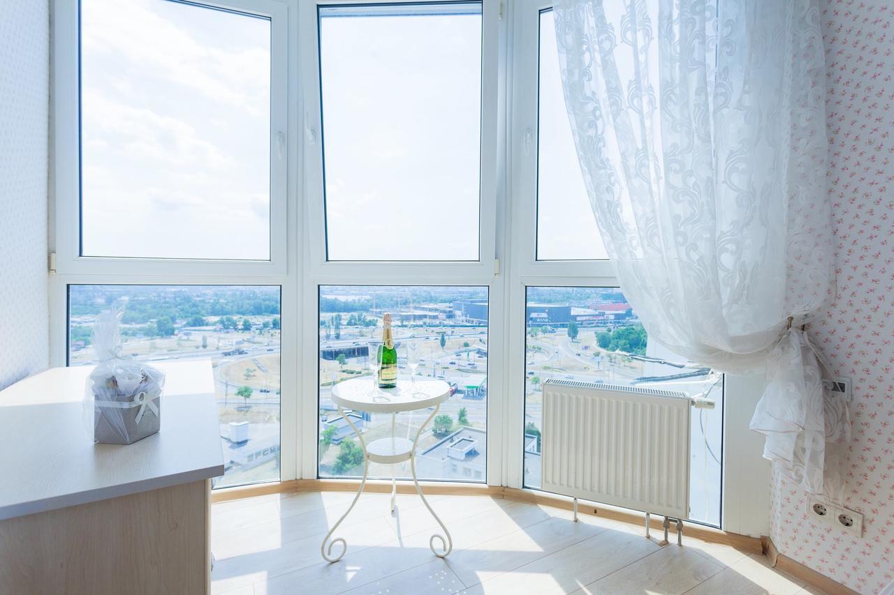 Stylish Views Apartments In The Parasol. Parus .Obolonskaya Embankment Киев Экстерьер фото